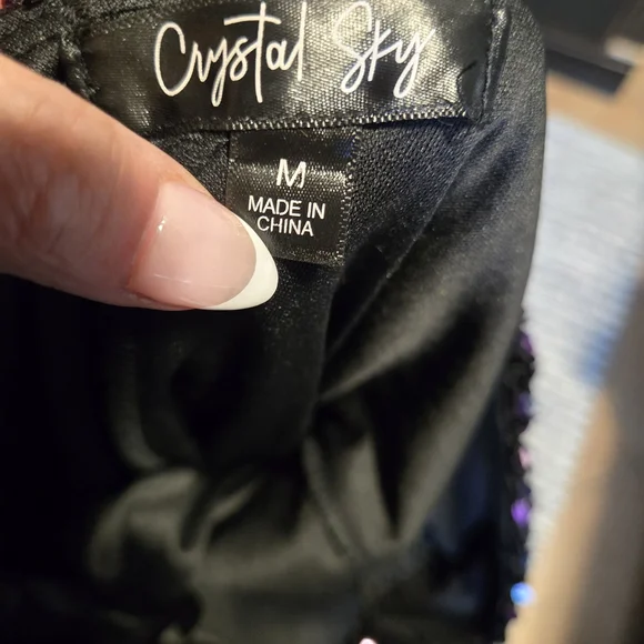 Elegant Black Sequin Backless Dress - Picture 5 of 5